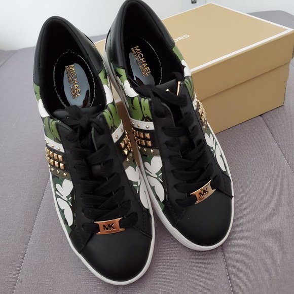 NEW Michael Kors Leather Butterfly Studded Sneaker - Picture 5 of 8
